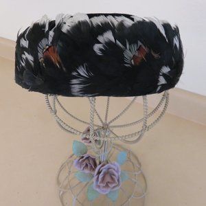 BLACK VINTAGE PILLBOX LIKE HAT WITH FEATHERS